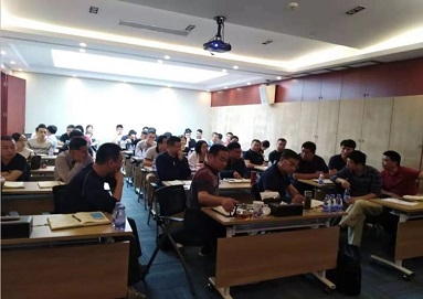 夯實(shí)基礎(chǔ)，提升素質(zhì)，房管中心開展拆遷知識(shí)培訓(xùn)
